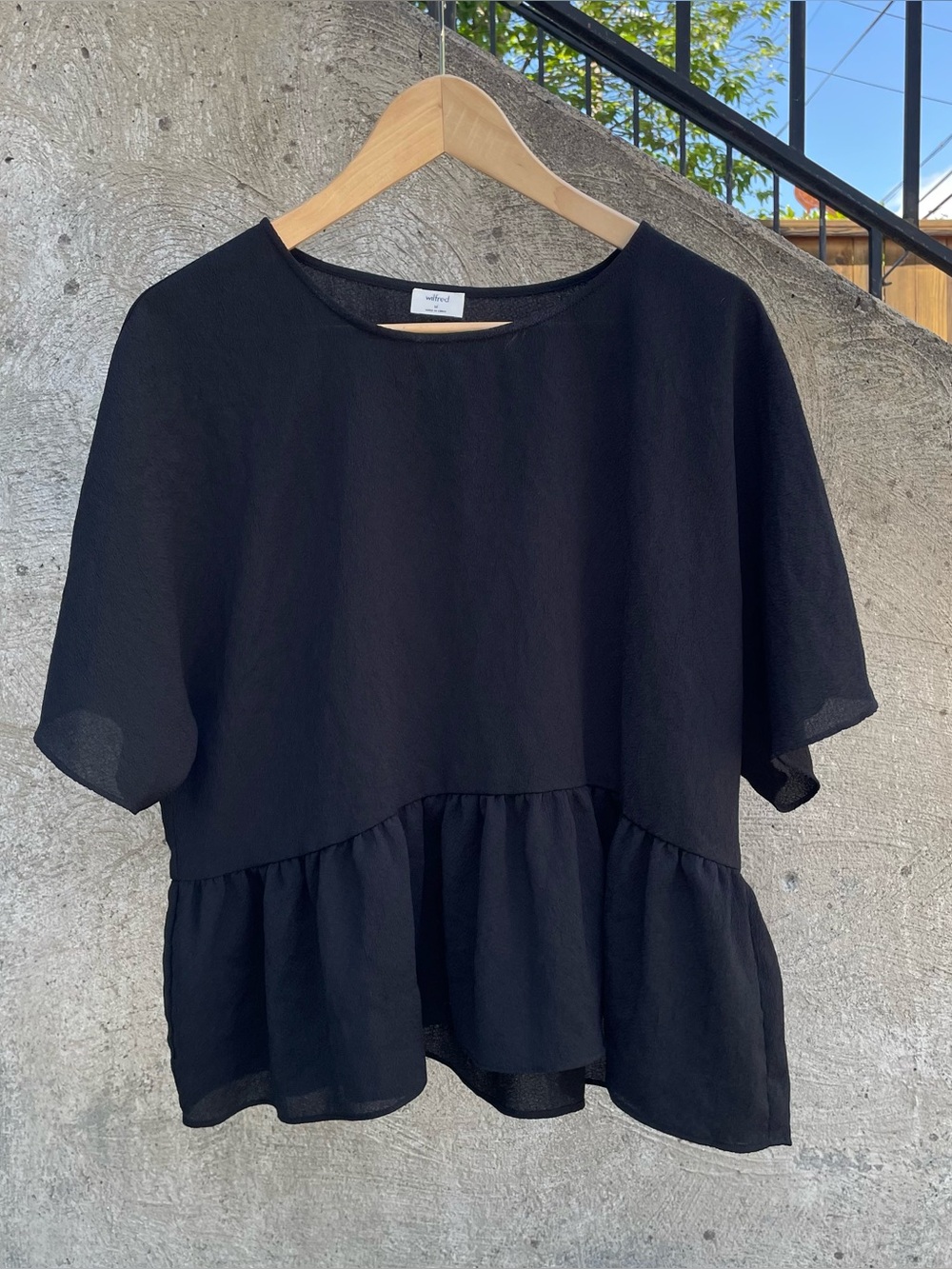Aritzia Wilfred black ruffle blouse size medium